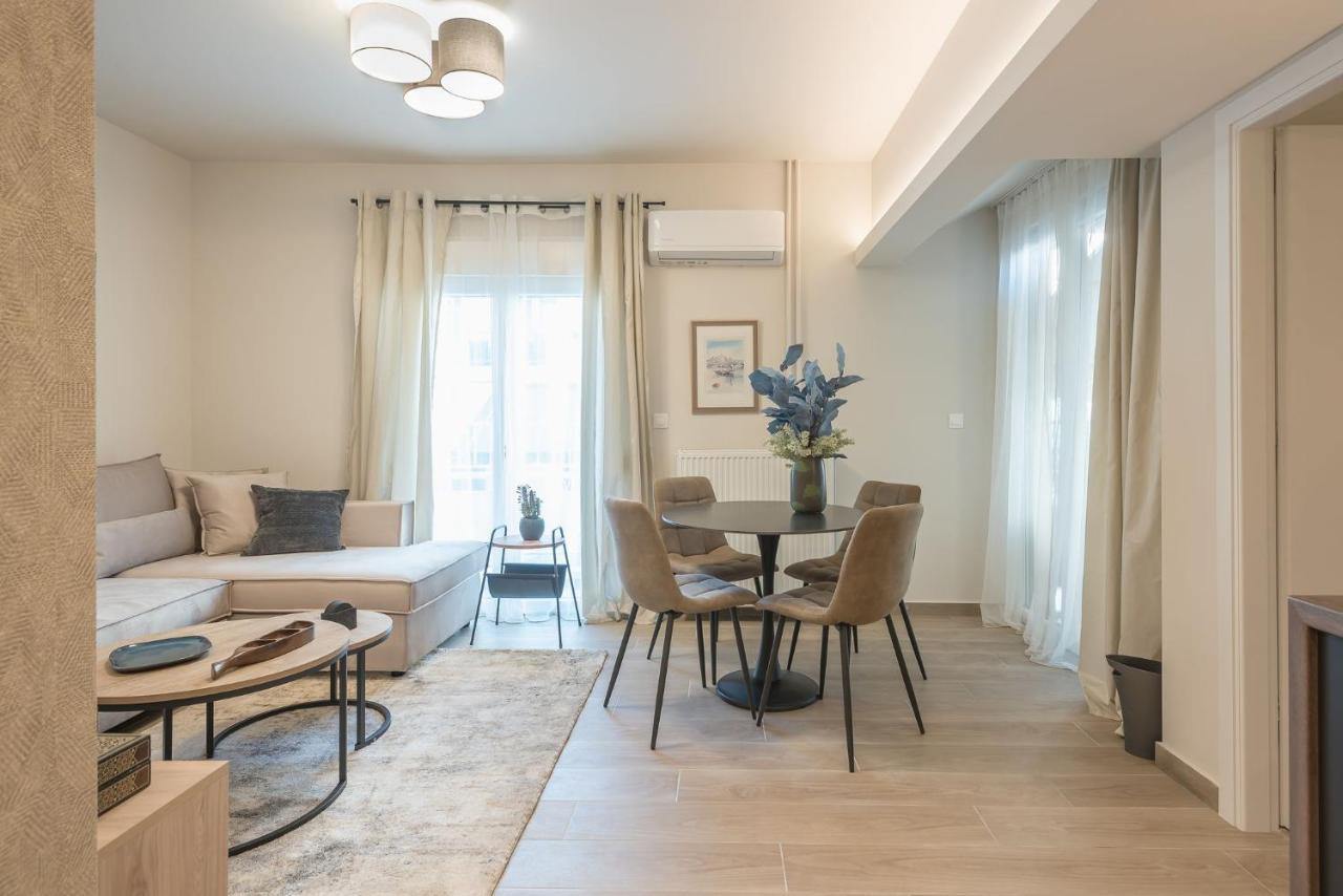 Beautiful & Renovated Aprtm In Piraeus Apartment Exterior photo